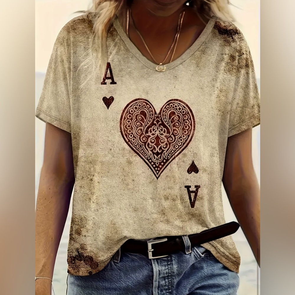 NEW! Vintage Look Queen of Hearts Tee. 1XL (14).